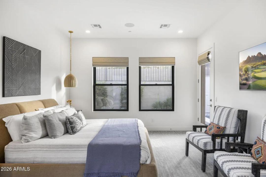 Real Estate Picture 24