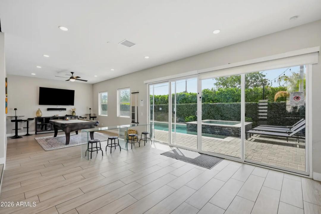 Real Estate Picture 10