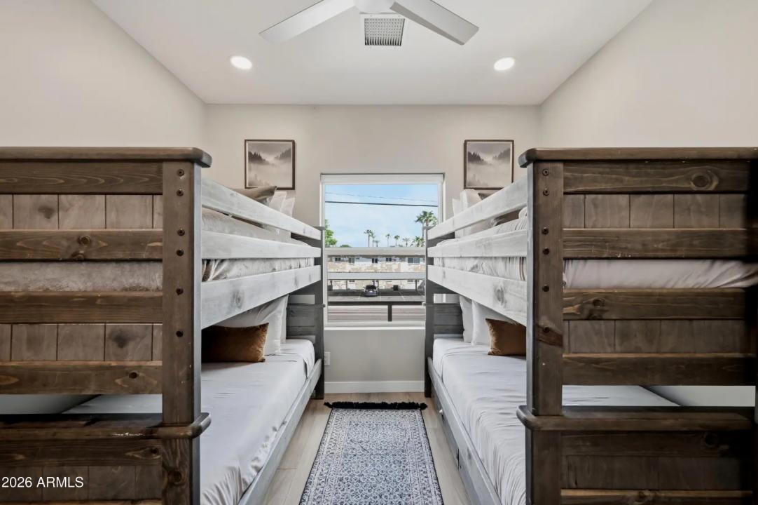 Real Estate Picture 23
