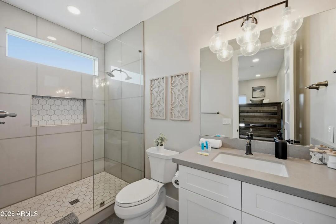 Real Estate Picture 19