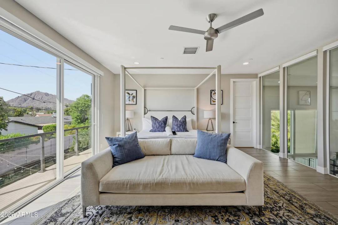 Real Estate Picture 11