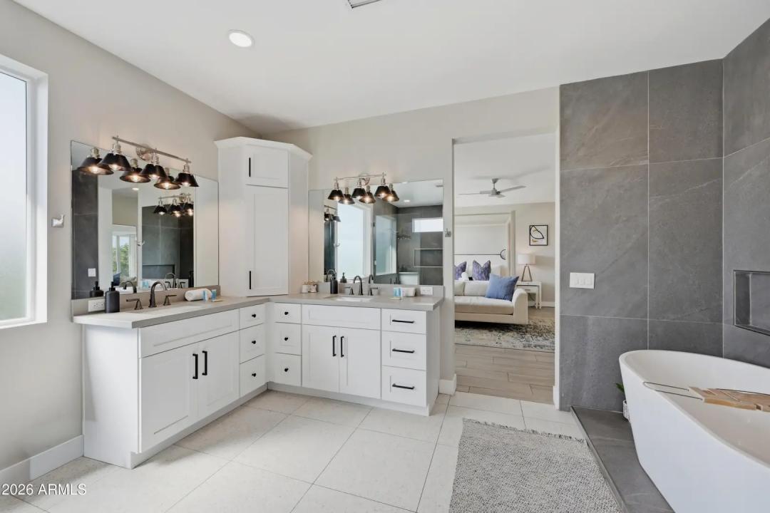 Real Estate Picture 16