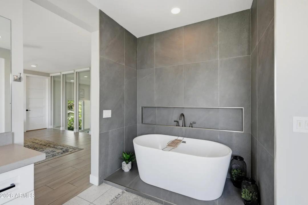 Real Estate Picture 13