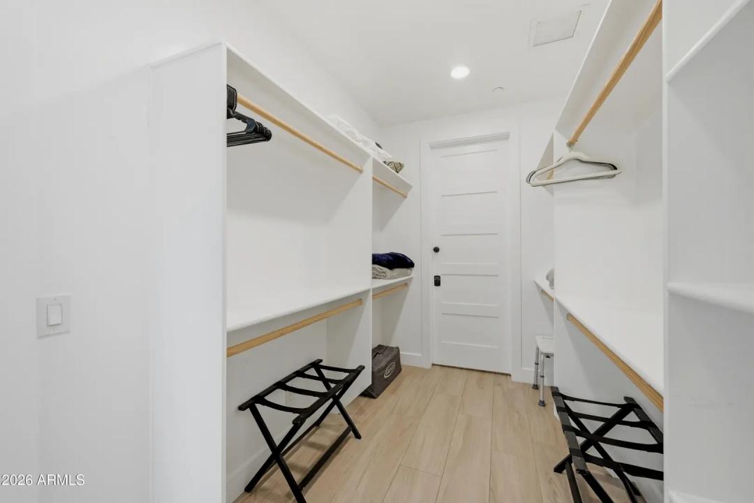 Real Estate Picture 17