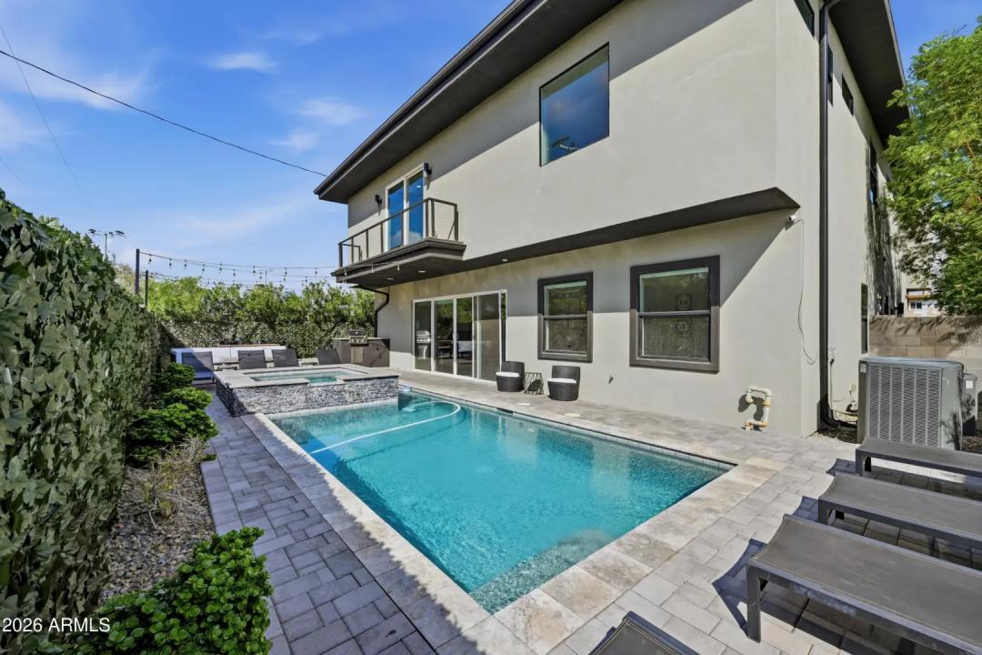 Real Estate Picture 28