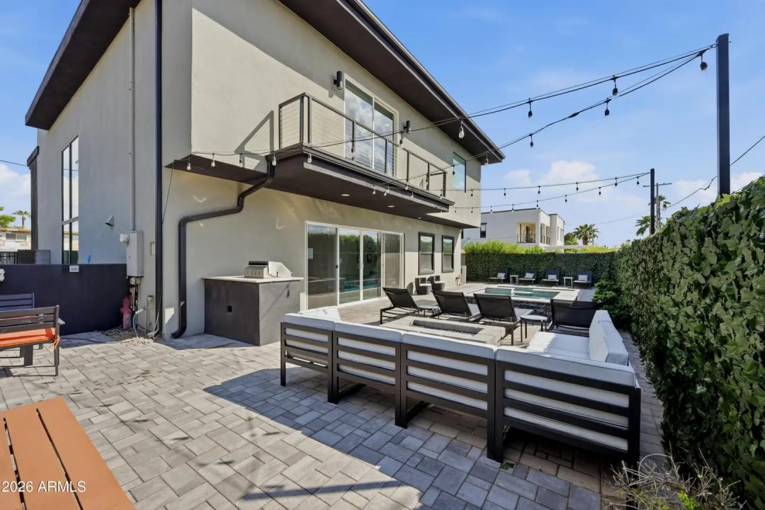 Real Estate Picture 30