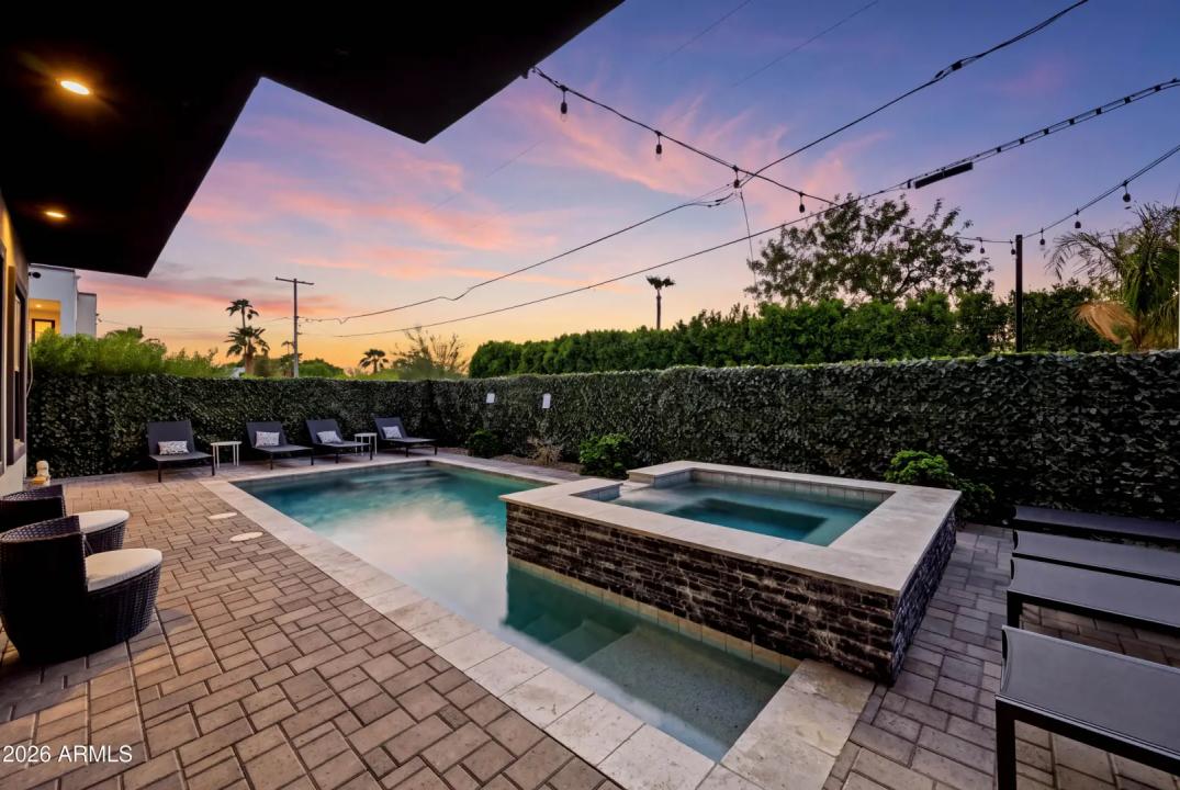 Real Estate Picture 2