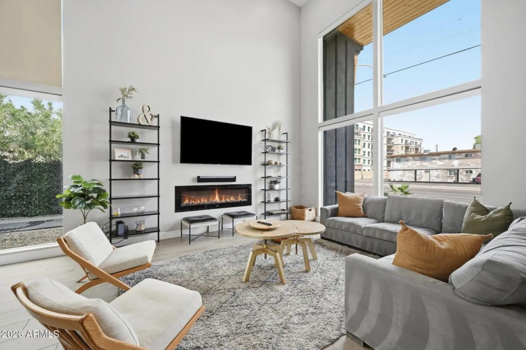 Real Estate Picture 7
