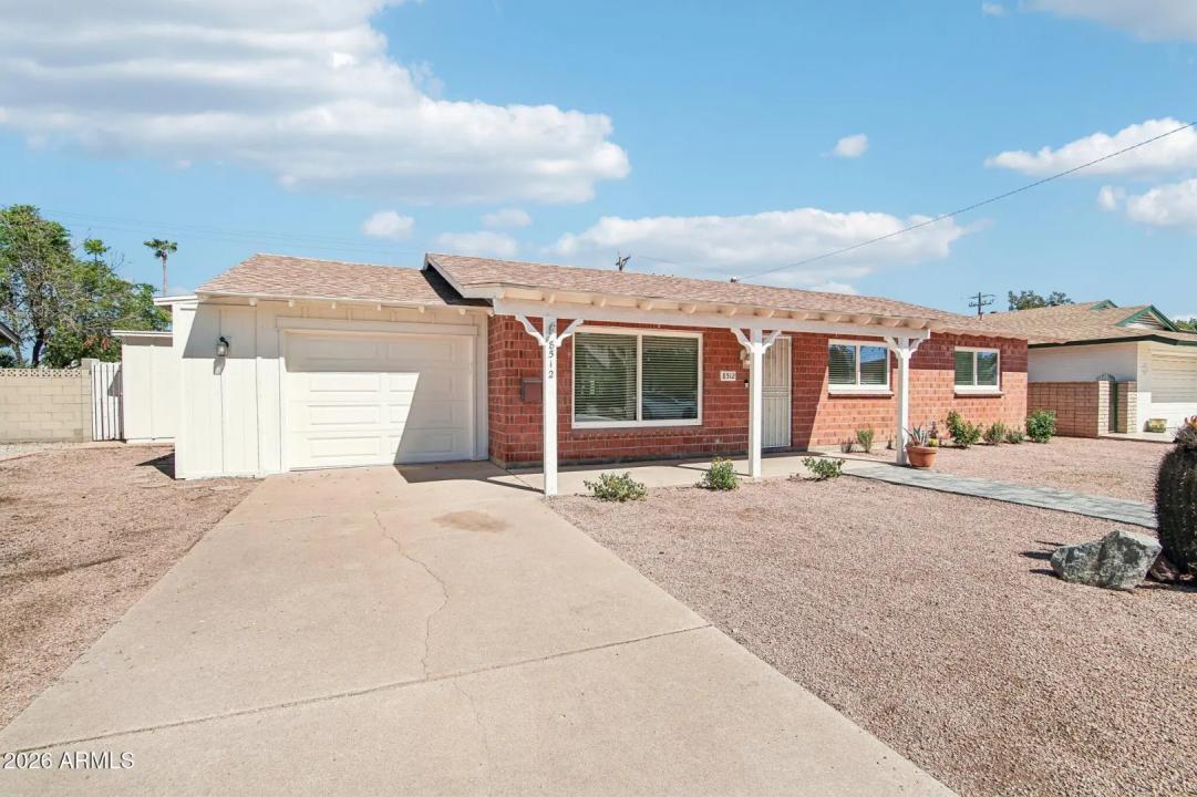 Real Estate Picture 14