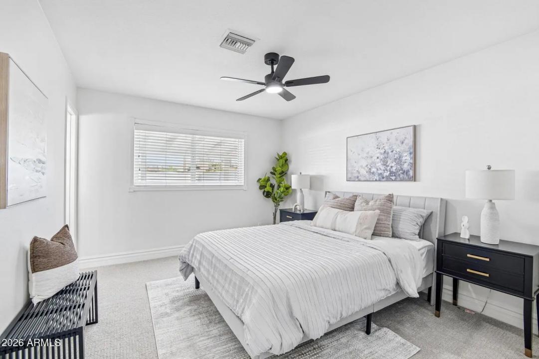 Real Estate Picture 8