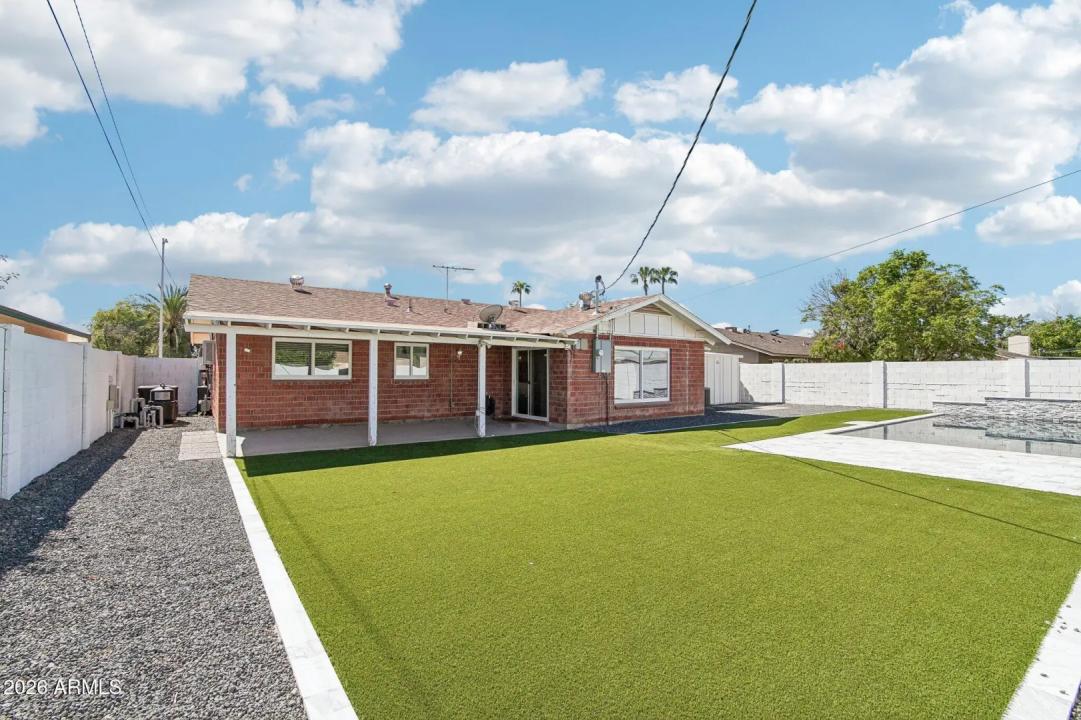 Real Estate Picture 15