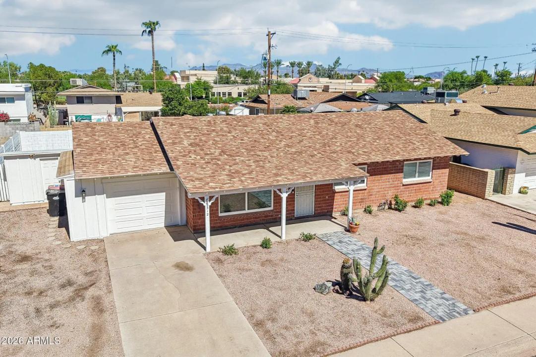 Real Estate Picture 16