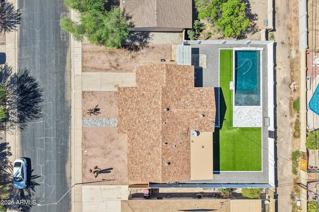Real Estate Picture 17