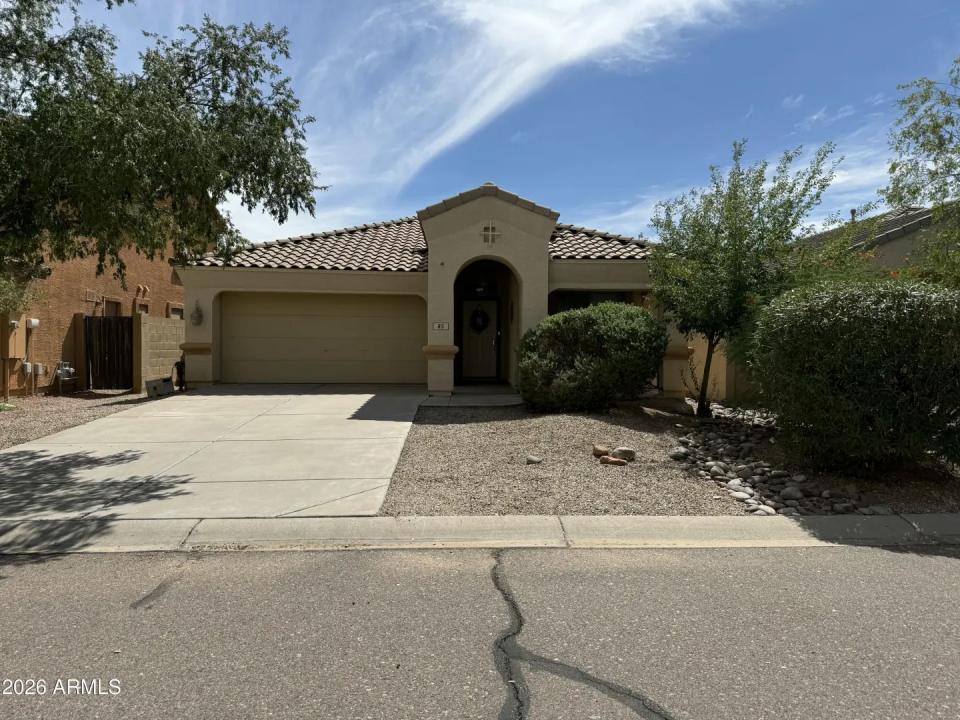 Real Estate Picture 3