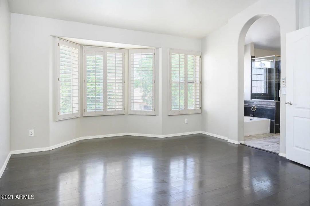 Real Estate Picture 11