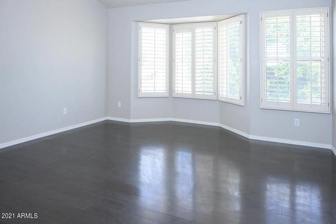 Real Estate Picture 12