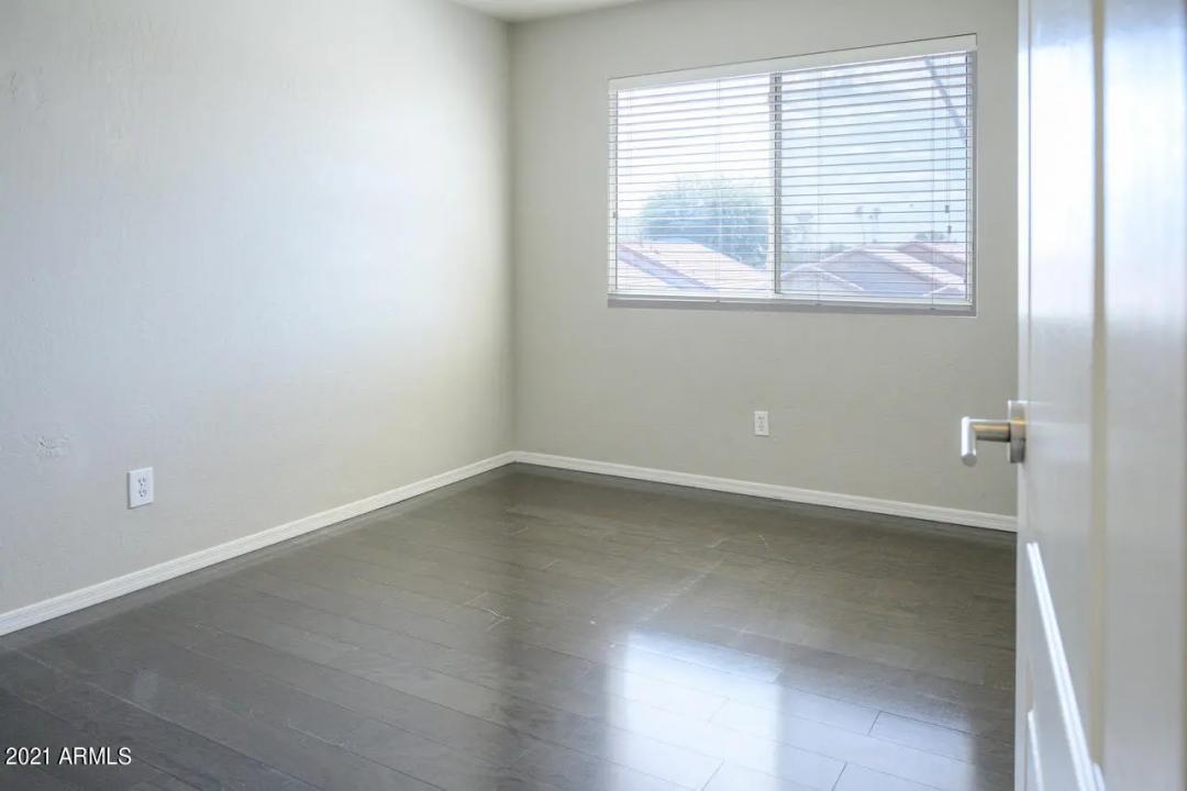 Real Estate Picture 17