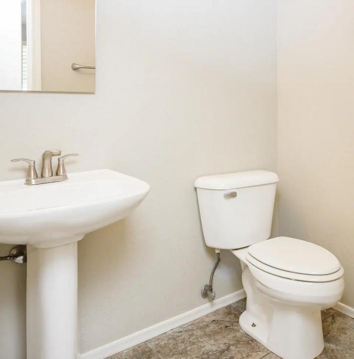 Real Estate Picture 20
