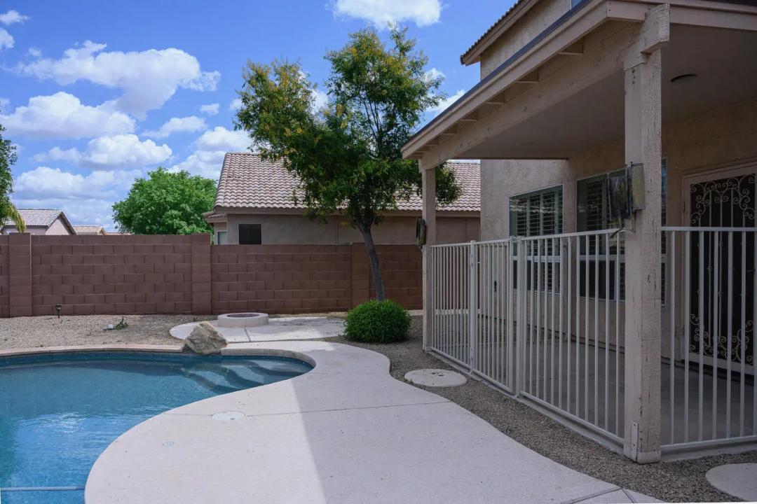 Real Estate Picture 24