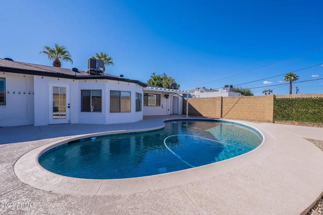 Real Estate Picture 2