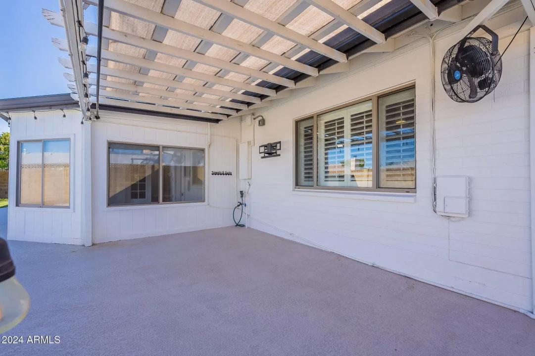 Real Estate Picture 5