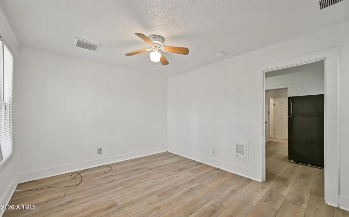 Real Estate Picture 6