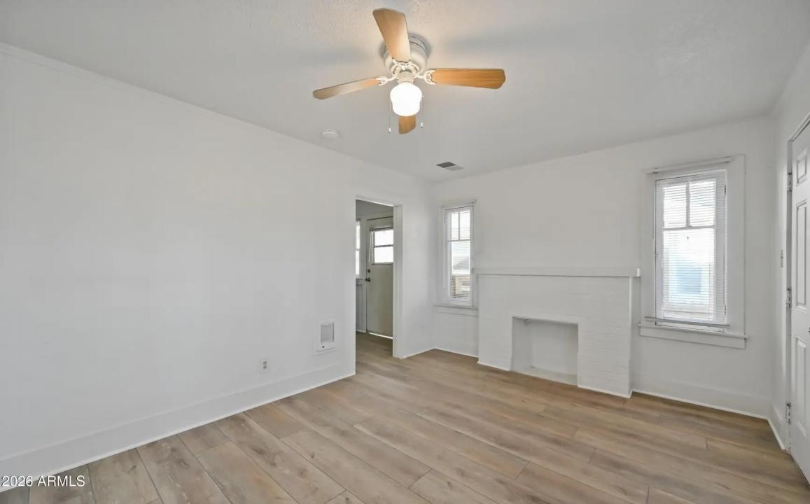 Real Estate Picture 8