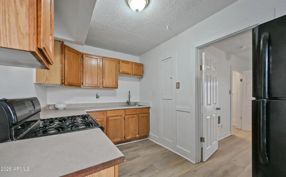 Real Estate Picture 10