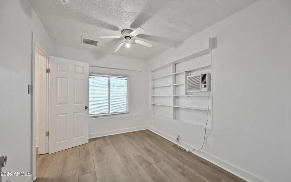 Real Estate Picture 13