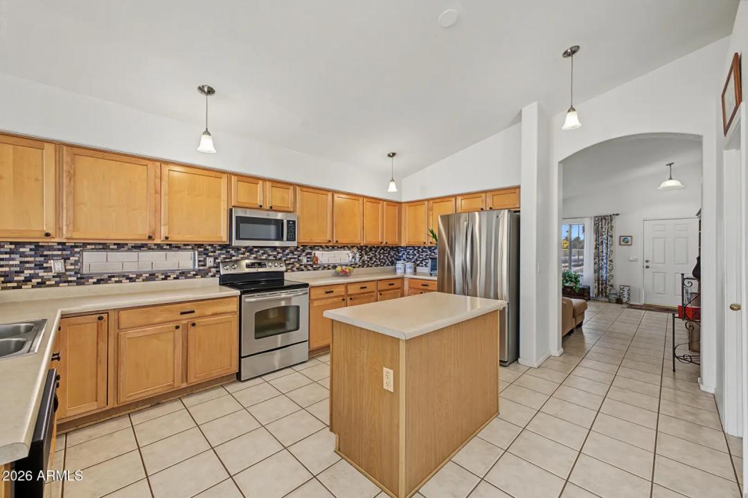 Real Estate Picture 6