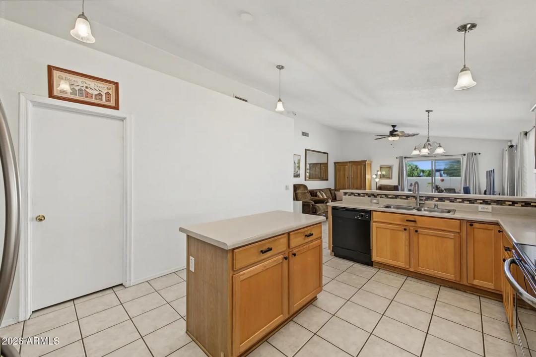 Real Estate Picture 7