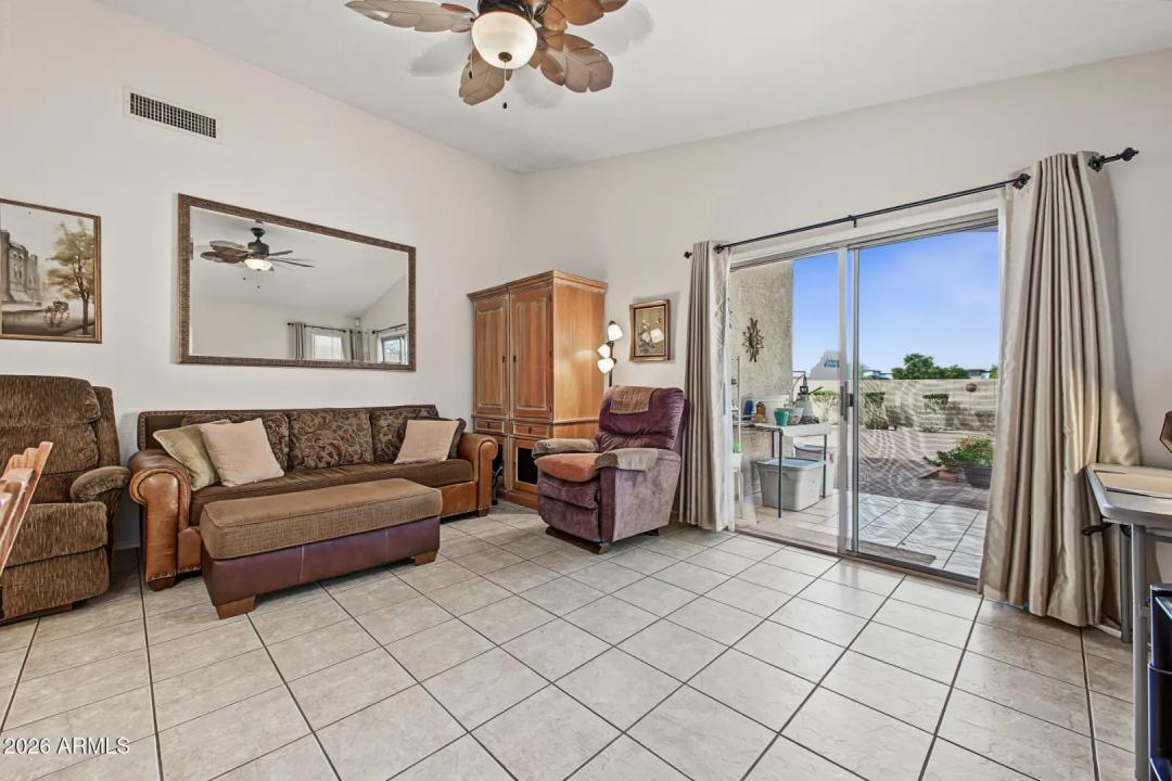 Real Estate Picture 8