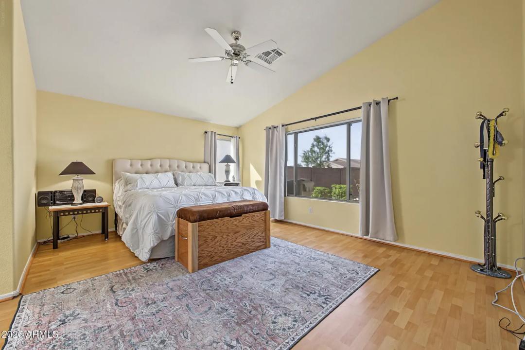 Real Estate Picture 11