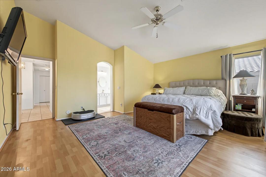 Real Estate Picture 12