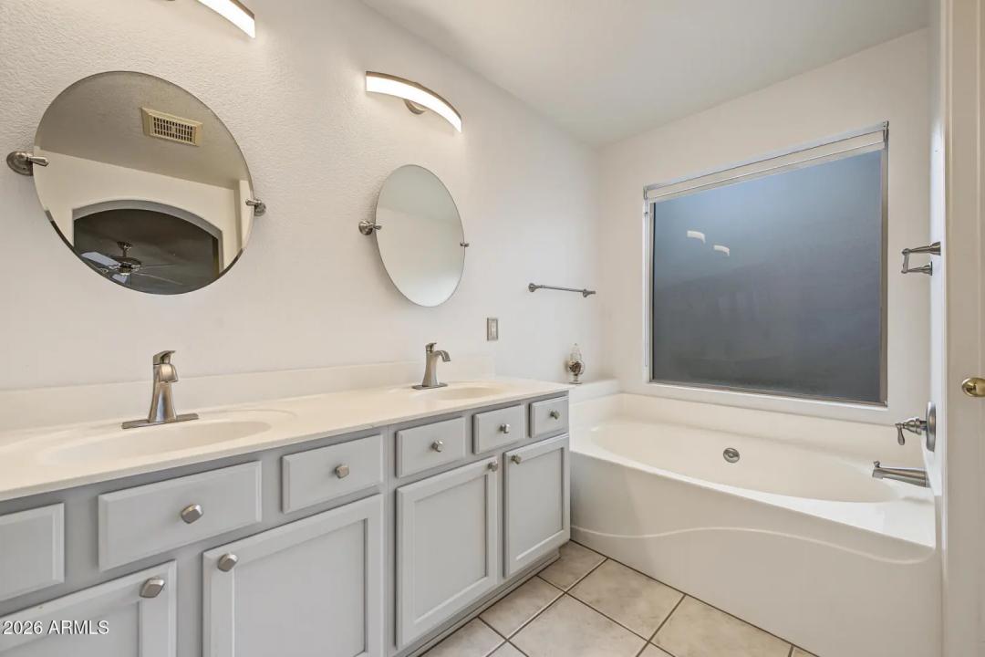 Real Estate Picture 13