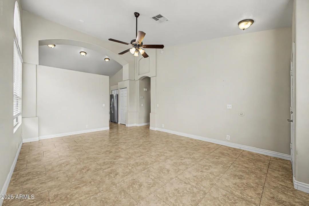 Real Estate Picture 5