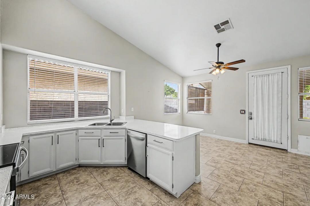 Real Estate Picture 15