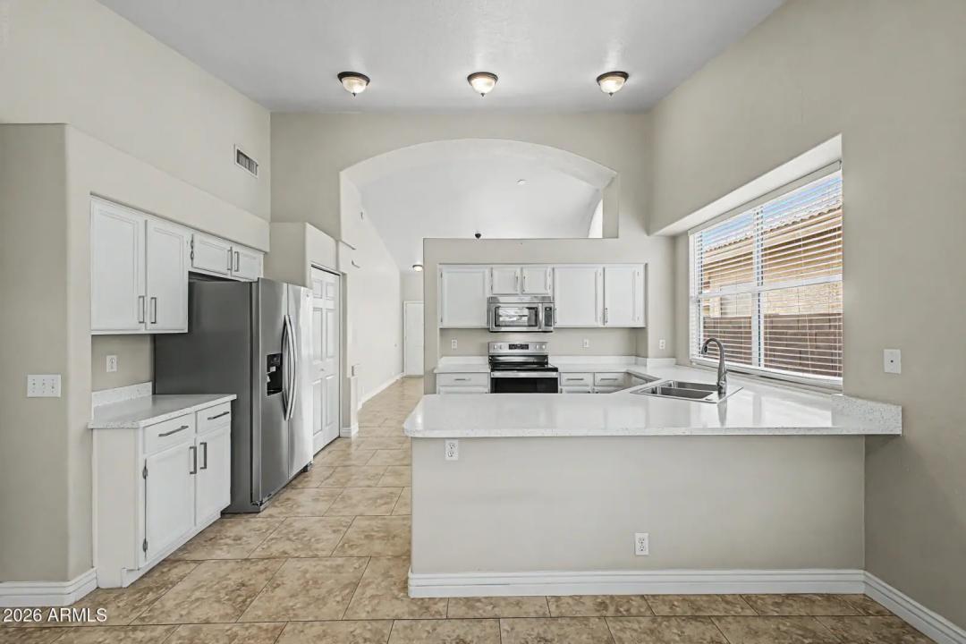 Real Estate Picture 16