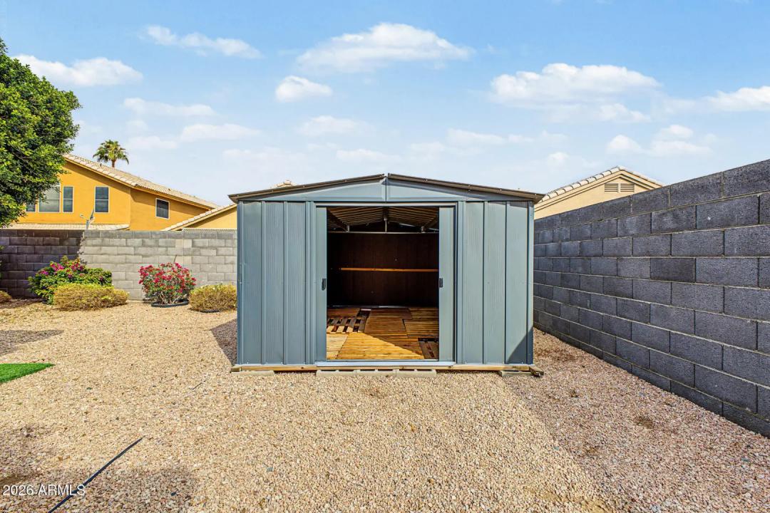 Real Estate Picture 30