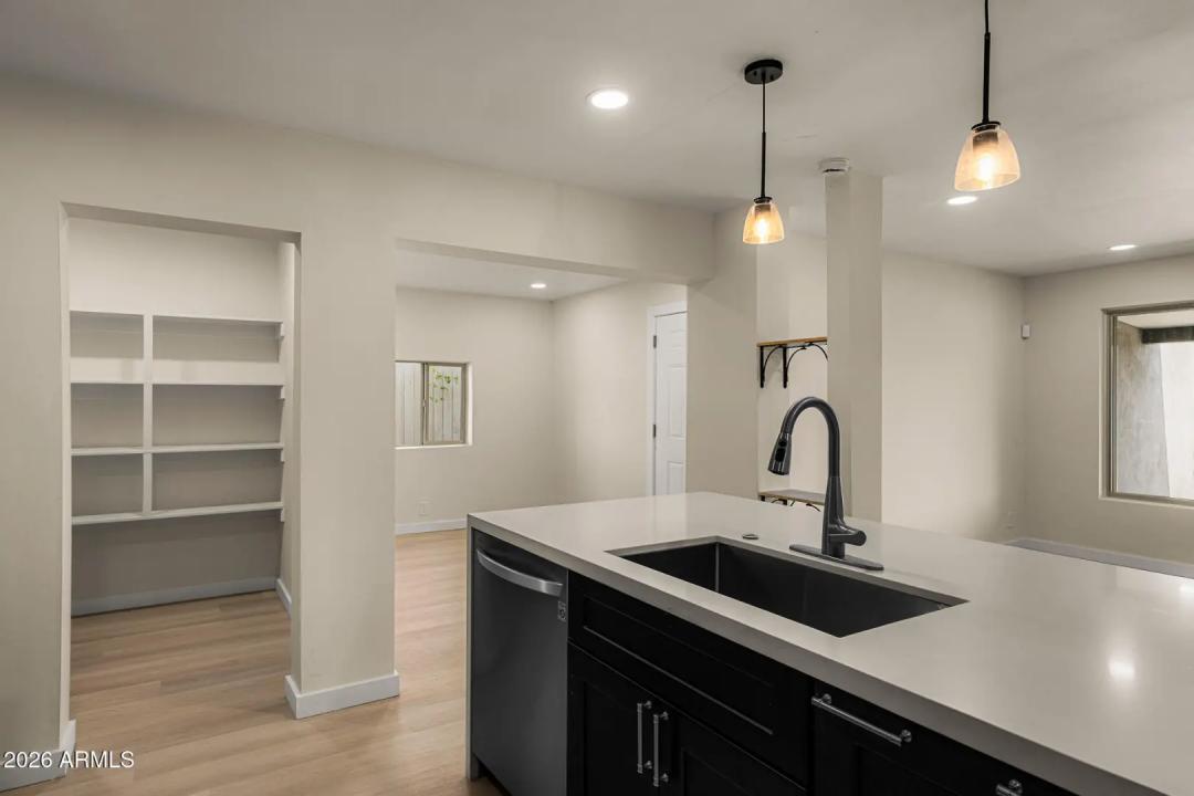 Real Estate Picture 3