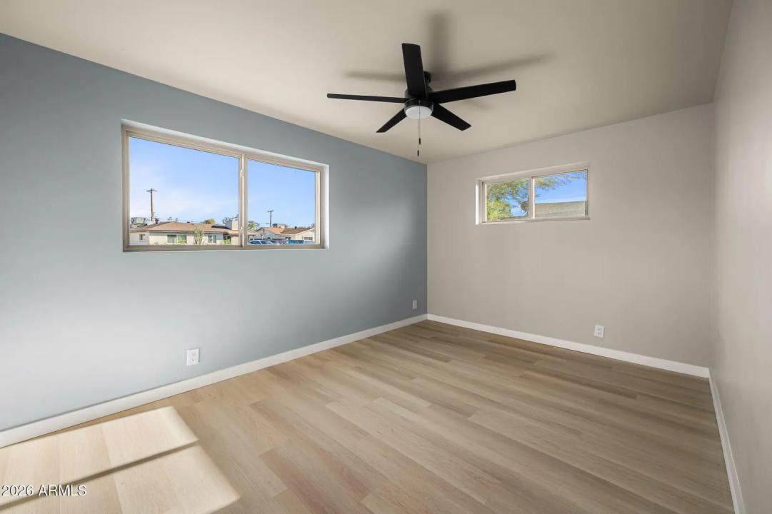 Real Estate Picture 15