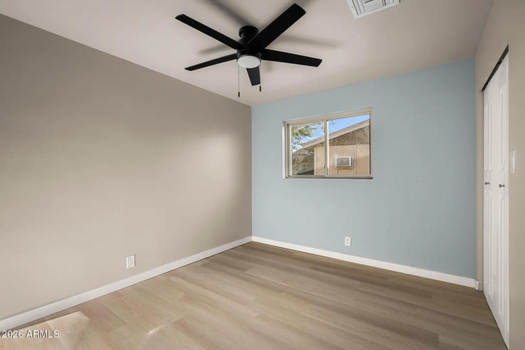 Real Estate Picture 14