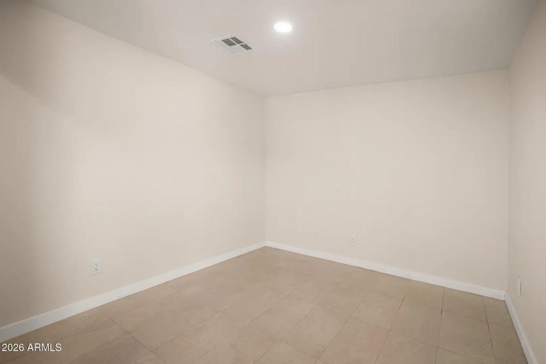 Real Estate Picture 10