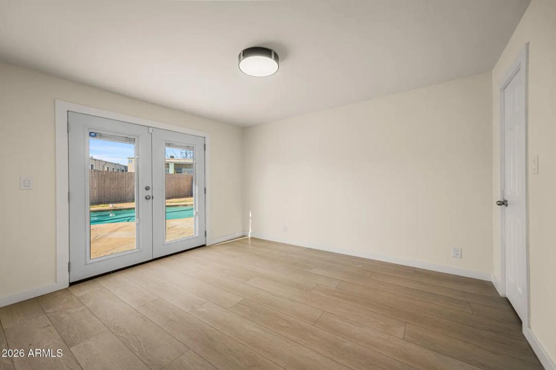 Real Estate Picture 7