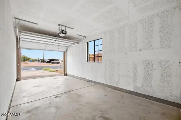 Real Estate Picture 3