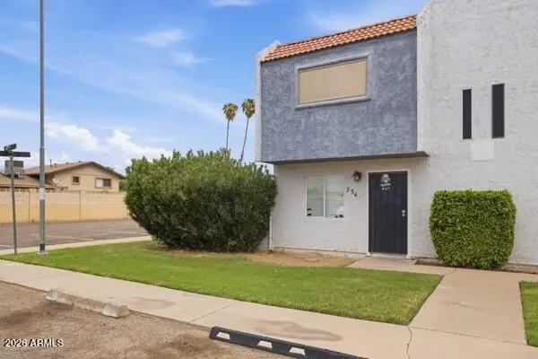 Real Estate Picture 4
