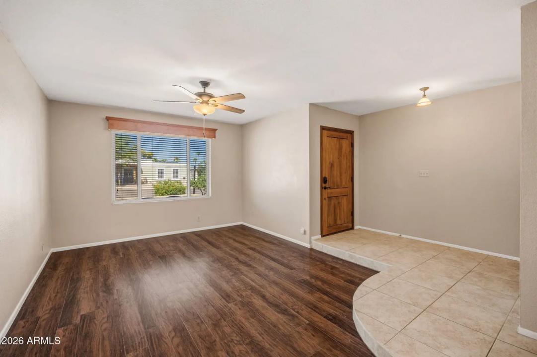 Real Estate Picture 4