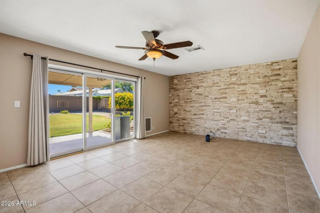Real Estate Picture 9