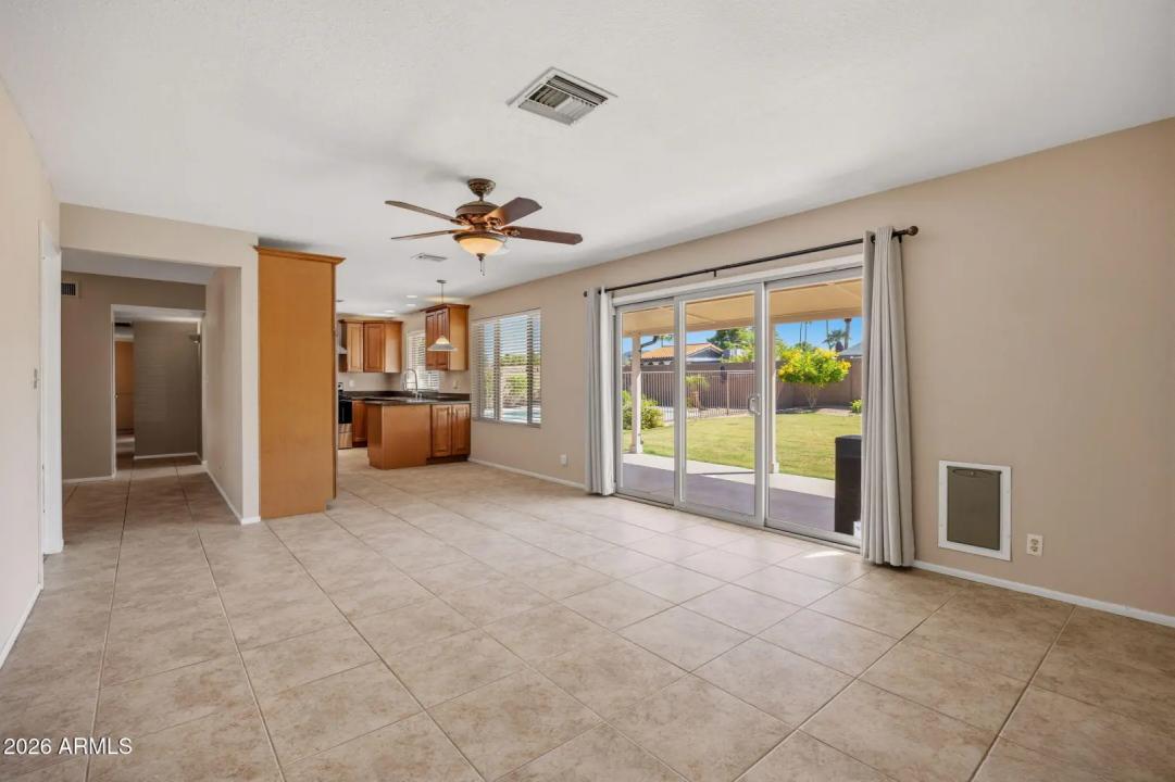Real Estate Picture 11