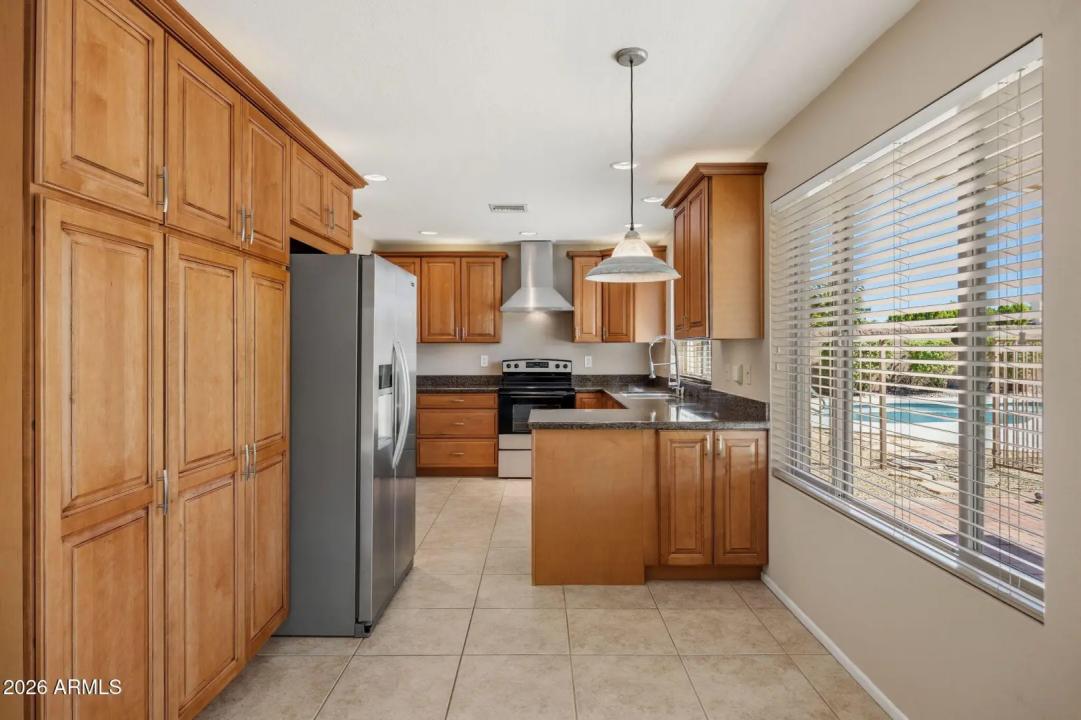 Real Estate Picture 12